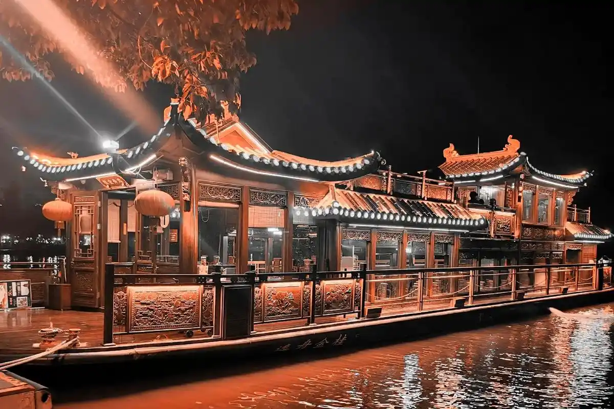 我的摄影日记#杭州#西湖 #夜景  - 抖音