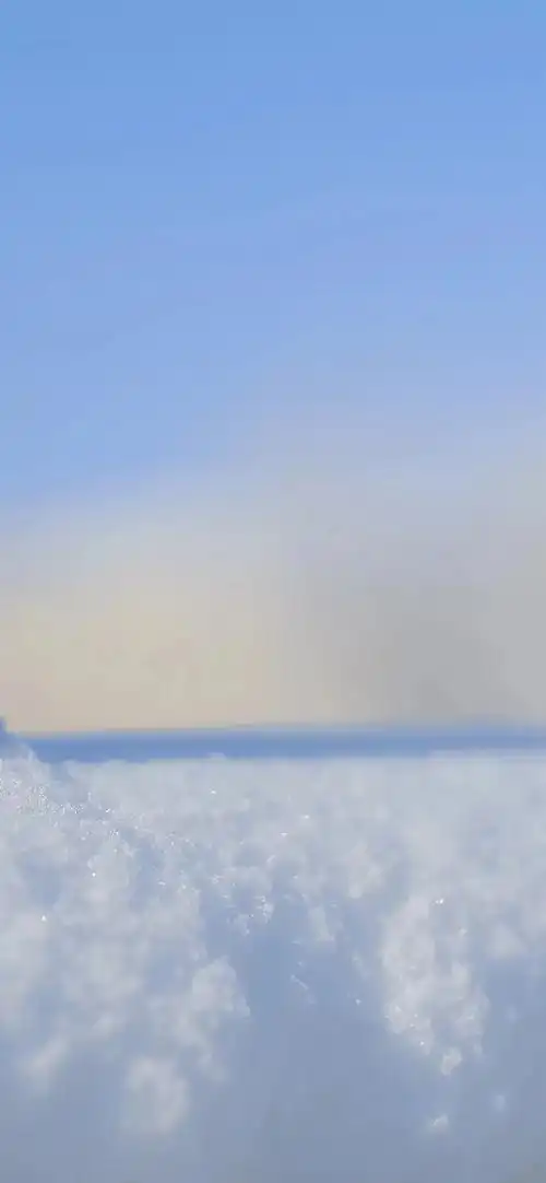 大家有没有明亮一点的壁纸啊