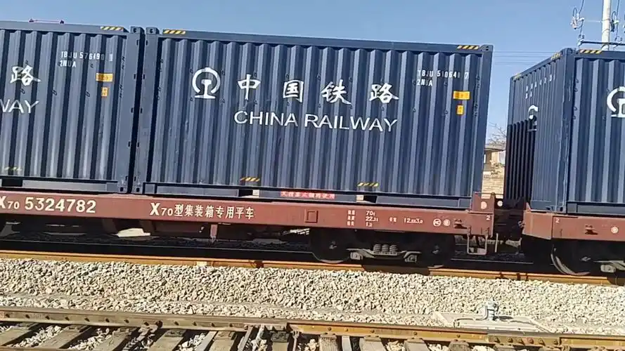 【红会铁路】df8b—5030集装箱!于11.6日拍摄!