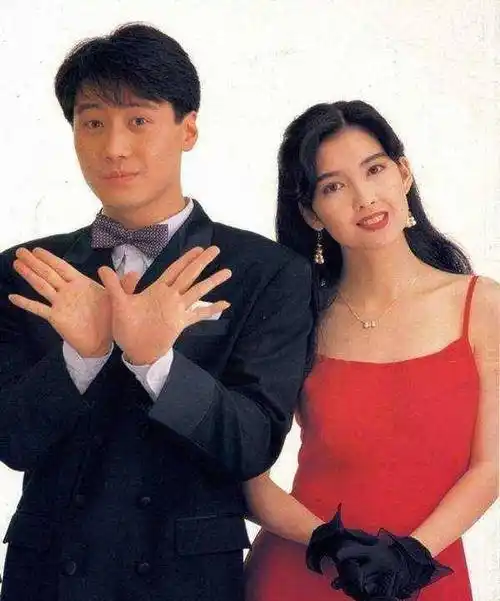 周慧敏晒20年前老公倪震与刘德华旧照,网友问:当年的倪震帅还是黎明帅