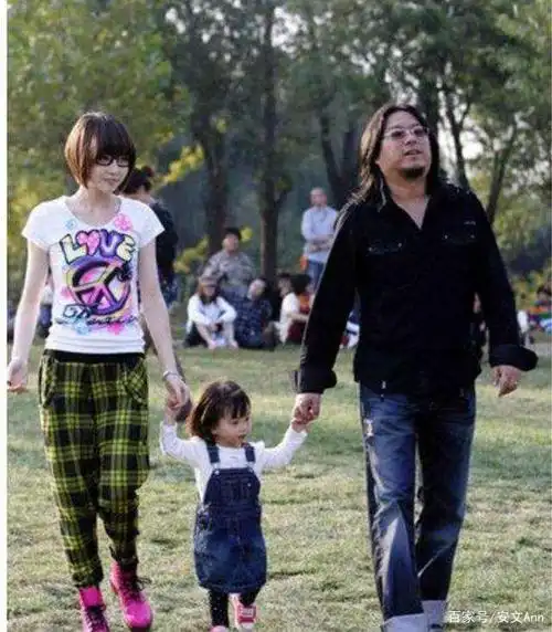 初恋为其自杀,妻子被他抛弃,7亿少女还把高晓松当梦中情人?