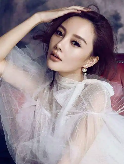 曾经的顶流,如今的网红,路人以及无戏可拍_李小璐__