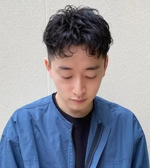 五款男士两侧短中间长的发型-两边剃光发型-帅哥发型网