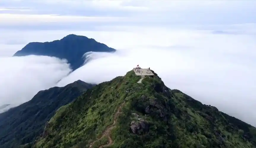 广东珠三角地区最佳云海观赏地--海丰莲花山飞瓦古寺 - 必经地旅游网
