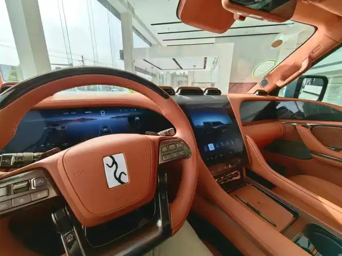 仰望 u8 内饰设计有很多细节