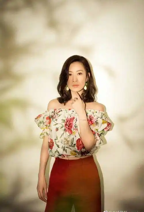 秦岚——富察皇后不好惹的你魏姐,讲真,吴谨言在这部剧中的扮相还真算