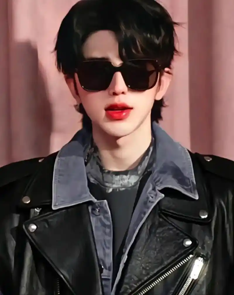 蔡徐坤的那些神图 坤这几张真的好好看 在我心中封神了