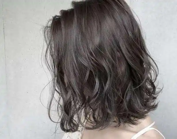 气质迷人的4款锁骨卷发,可甜可盐,非常显瘦脸!