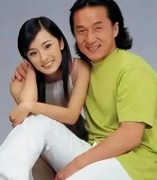 怪不得吴京不让女孩进娱圈,看杨幂吻戏被男演员亲到变形就知道了