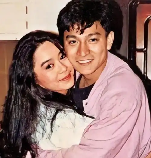 回顾朱丽倩被刘德华藏了21年46岁高龄生子如今苦尽甘来