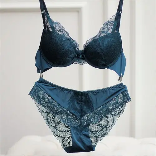 舒适秋冬复古蕾丝透气刺绣女士内衣聚拢