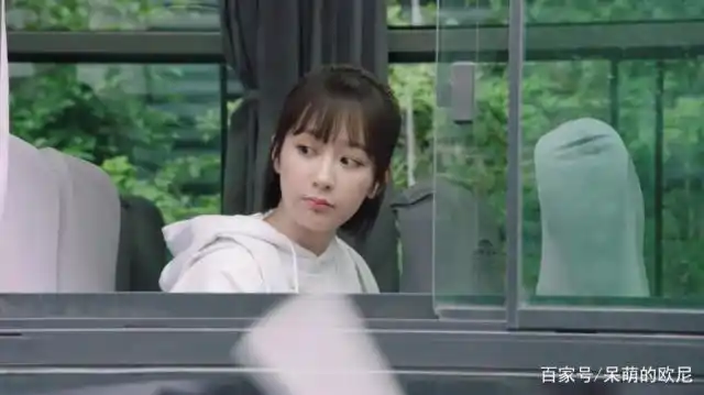 《亲爱的,热爱的》中杨紫的剧照,可爱又漂亮又招人喜欢