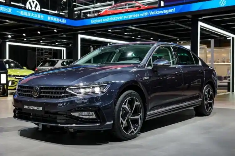 大众汽车亮相2023广州车展,满足用户对燃油车与新能源的多元需求