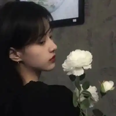 闺蜜头像捧花侧面