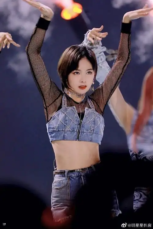 赵粤身材好之腹肌小合集~赵粤的要93 太绝了,优美的腰部线条,腹肌