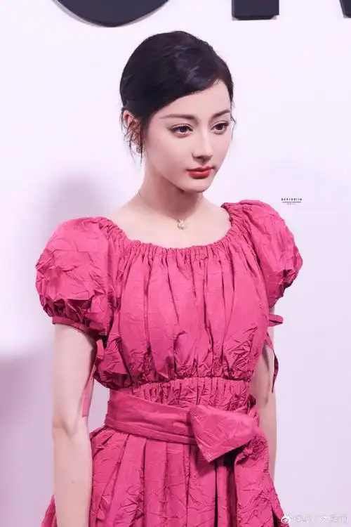 迪丽热巴火龙果公主裙##迪丽热巴 infj