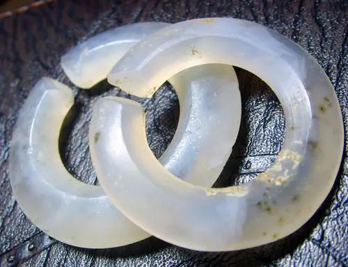 夏家店文化玛瑙玦一对