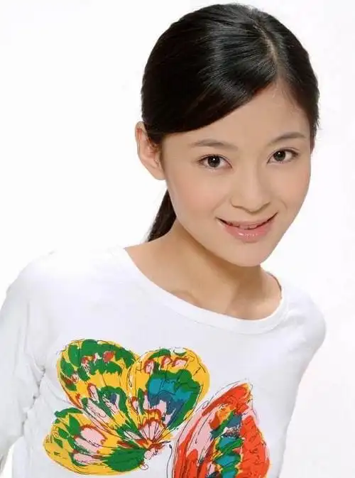 知名演员王媛可28岁嫁王雨生双胞胎儿子起名一模一样