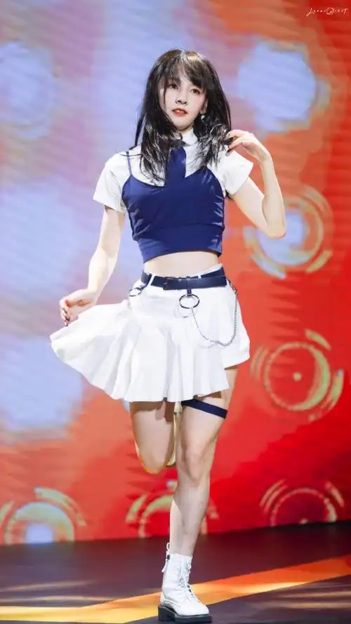 赵粤黑长直##赵粤的目标是中心位