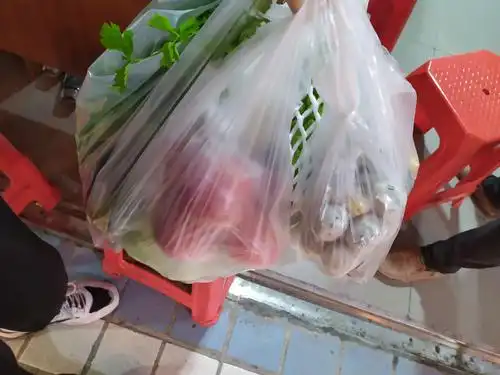 买好菜回家,还有买了蚝油,生粉还有花椒