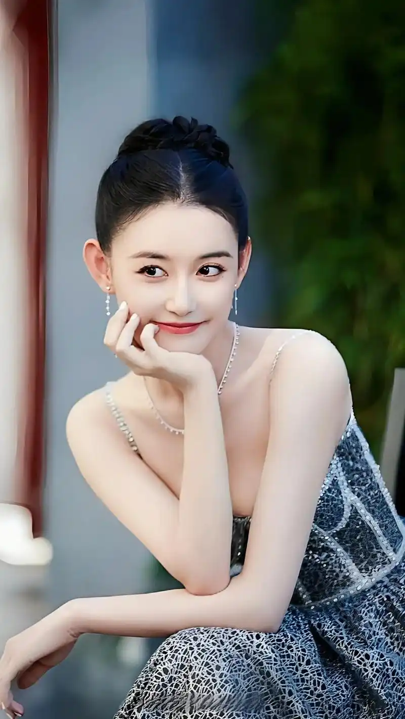 蒋依依,2001年出生于北京市朝阳区,内地女演员,身高162 - 抖音