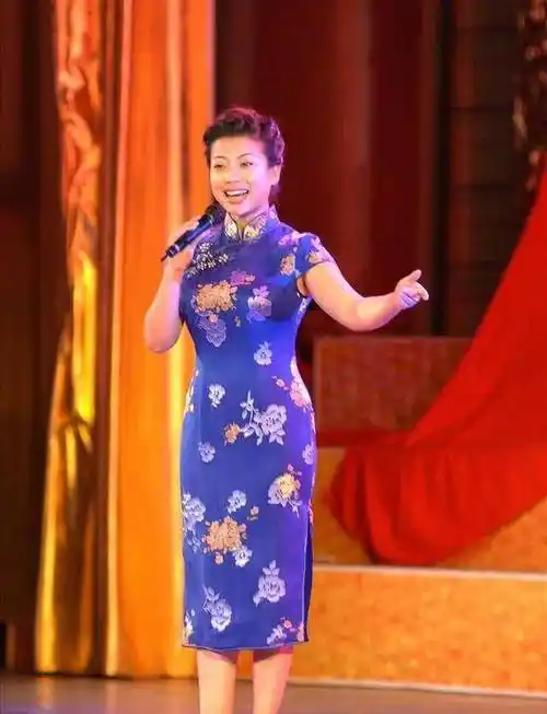 55岁民歌皇后张也:孤身22年未婚无子,与男密友相守21年却_支持_故事_