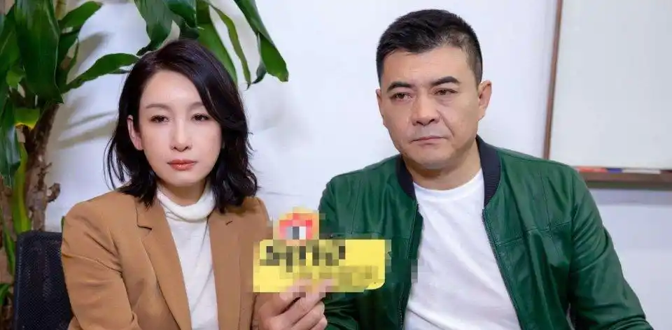 唐静曾一手捧红丈夫却糟丈夫抛弃他娶了秦海璐如今现状如何