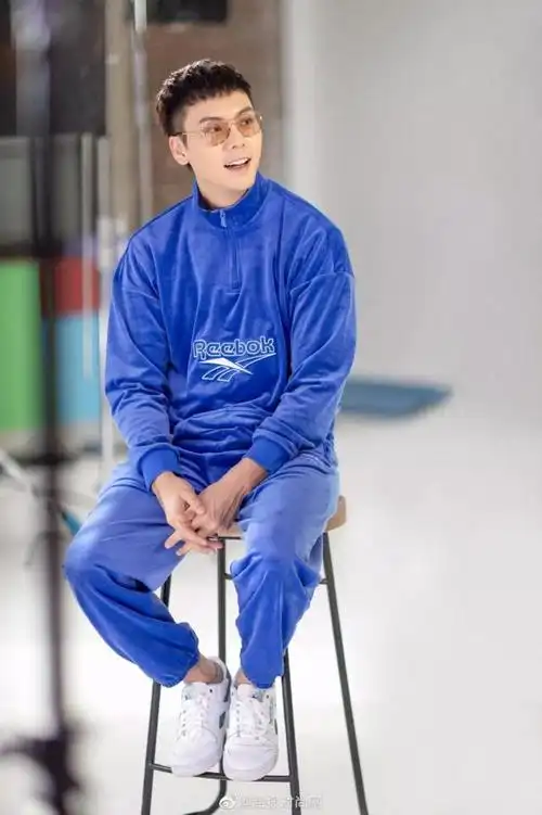 陈伟霆-reebok phase   pro mu 复古的锐步鞋款,与陈伟霆的气质完美