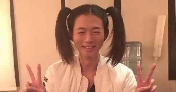 安珀wang发文批评霍尊遭到网友质疑郭麒麟却无罪