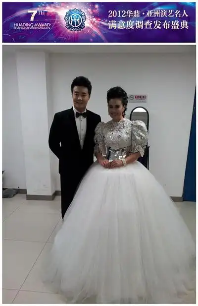 张英席携手尤泓斐助阵华鼎盛典压轴演出图