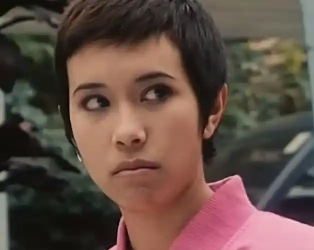 莫文蔚在古惑女之决战江湖中的形象有一股侠气