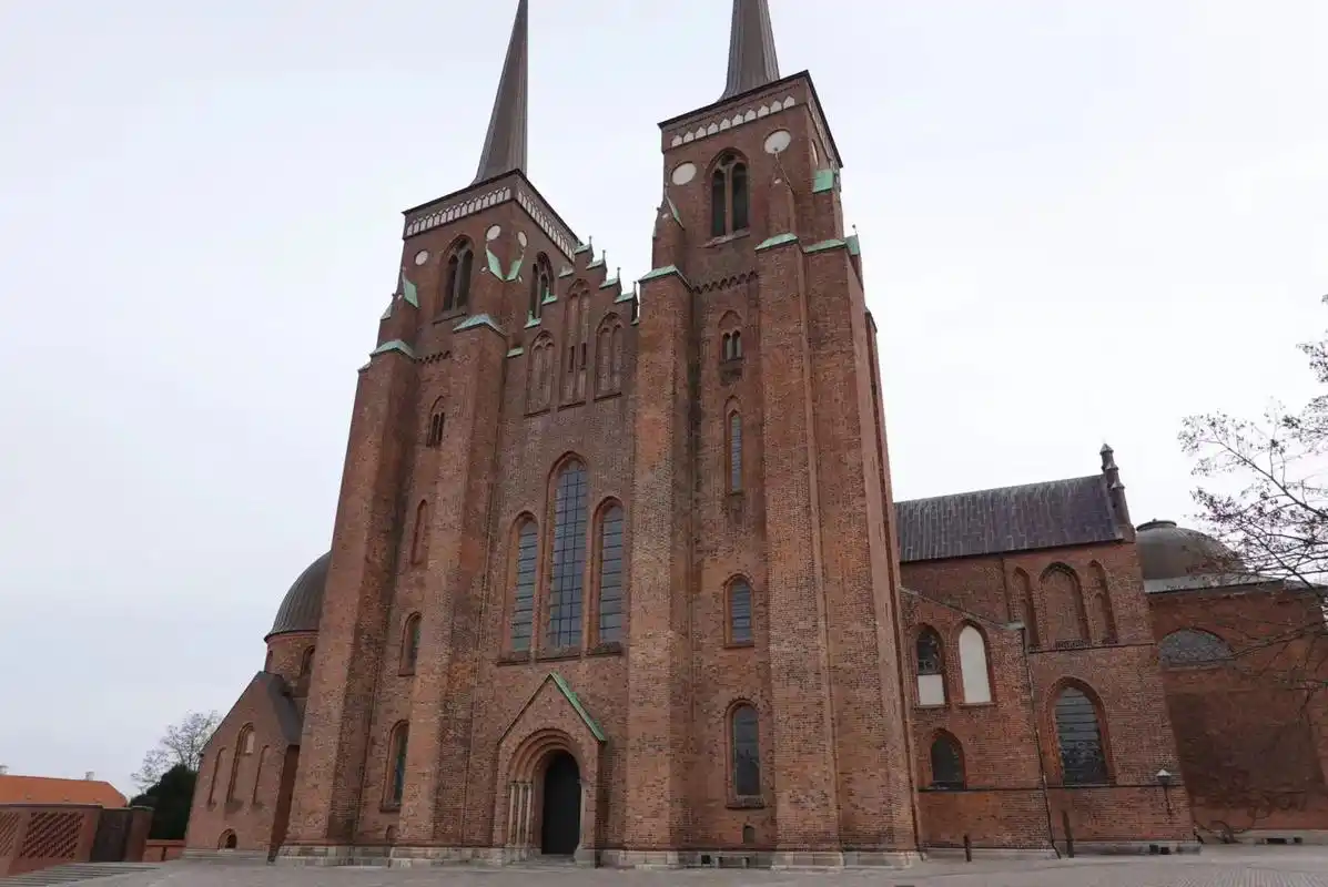 罗斯基勒大教堂是丹麦最杰出的建筑精品之一,1 - 抖音