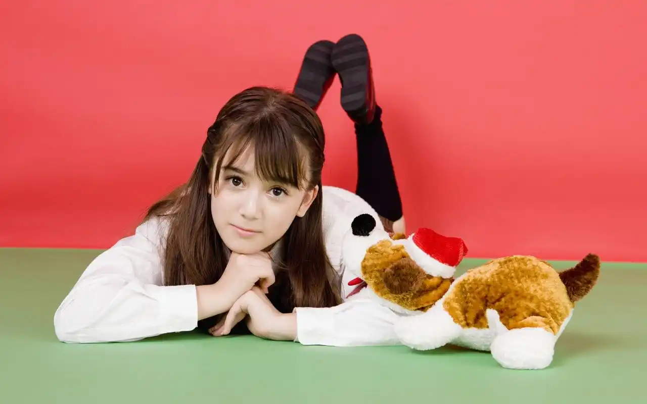 清纯可爱的混血女孩圣诞节系列美女诱惑艺术写真桌面壁纸高清