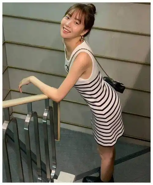 原创赵尧珂的腿到底有多绝看到她穿修身的长裙效果腿上帝亲过