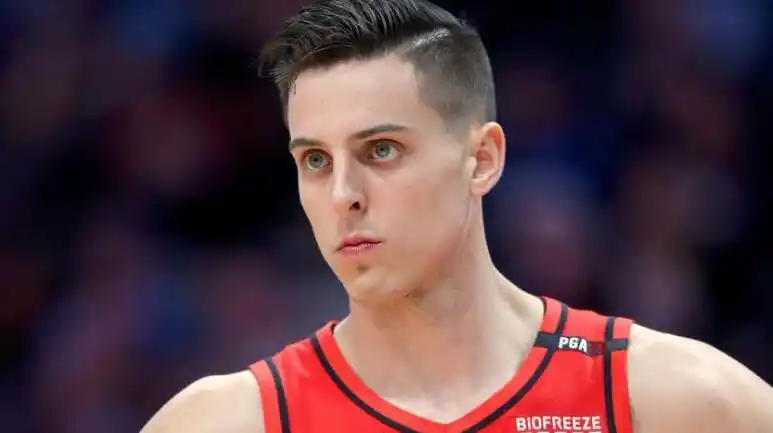 开拓者宣布扎克-科林斯将接受脚踝手术,赛季报销