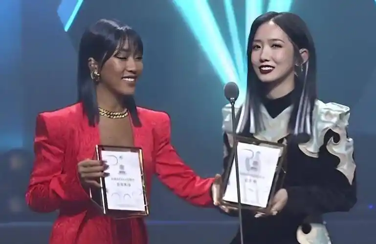 曾卖惨吸金,今又高调炫富,吉克隽逸真把网友当傻子?_刘欢_北京_演唱会