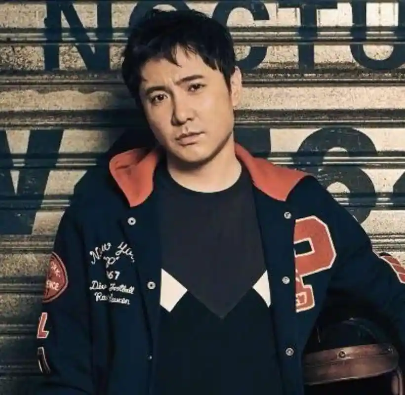 沈腾入选最帅面孔,韩寒帮沈腾宣传不料遇尴尬