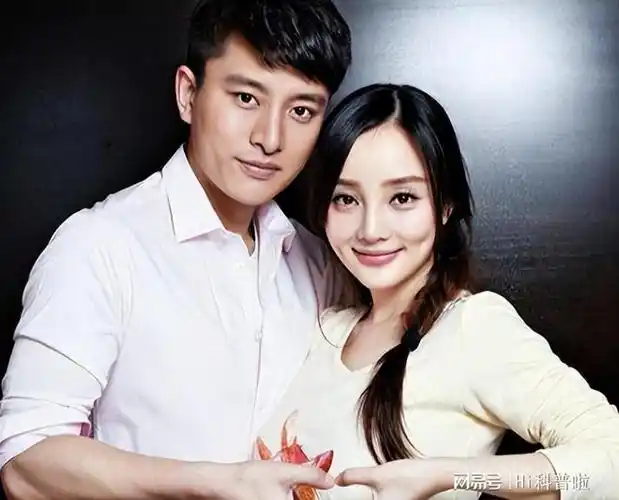 李小璐在结婚纪念日发文:很想你,贾乃亮回怼:我理发顶多半小时|甜蜜