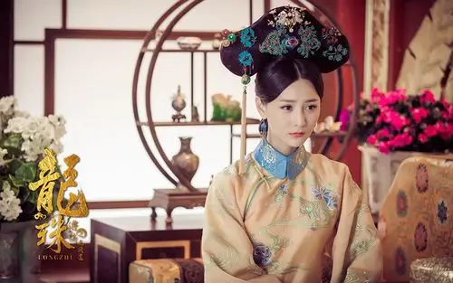 出演过众多古装剧的张维娜,以古典美人的形象深入人心,在饰演赫舍里氏