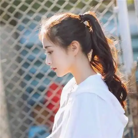 长发马尾辫系列女生头像眼及之处皆是远方