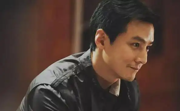 48岁吴彦祖颜值回春,粉丝心中永远的男神