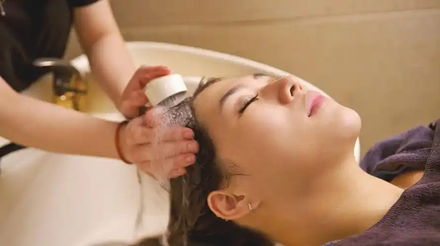 头发洗完隔天就油?这样护理,至少管3天