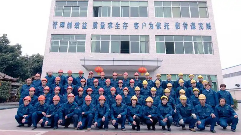 中恒遠態工人合影