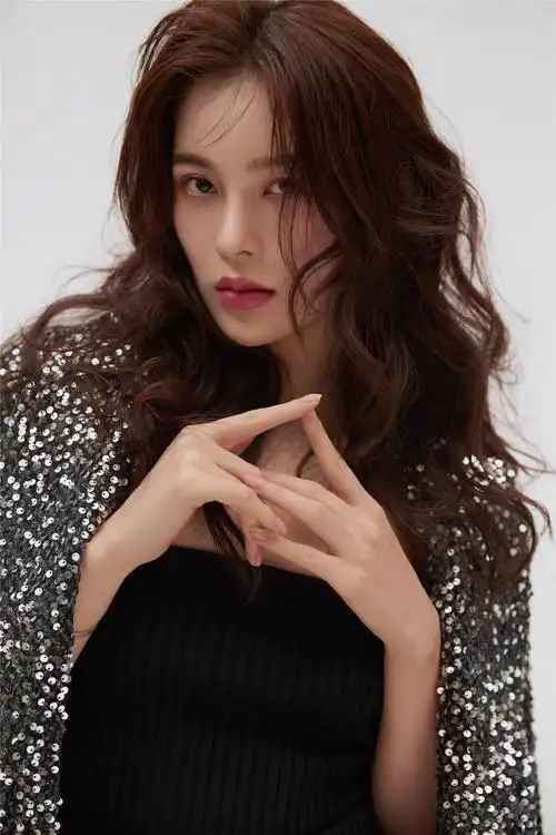 p>赵樱子(sarah),1990年12月16日出生于山东省烟