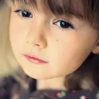 面带微笑的纯真小孩子懵懂的欧美可爱小萝莉头像图片精选