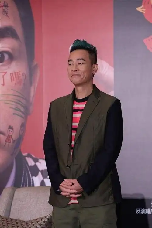 山鸡哥陈小春酷爱鸡冠发型发型太个性一般人真不敢尝试