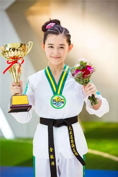 蒋依依旋风少女2曝剧照小狮子逆袭夺冠