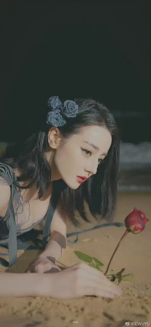 迪丽热巴民国风造型