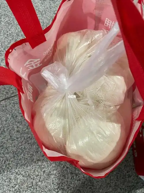 说好要节俭的一口气买了十个馒头