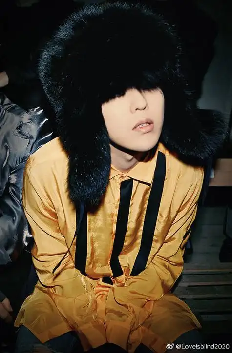 权志龙[超话]# 你好,小黄 #countdown0. 来自loveisblind2021 - 尾